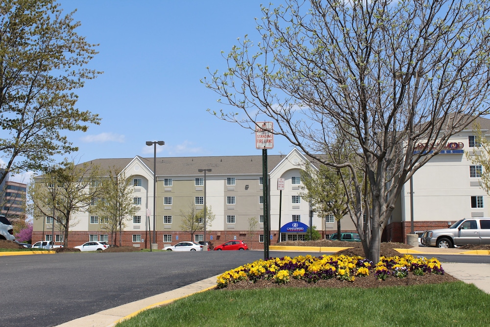 Candlewood Suites Herndon an IHG Hotel - photo 2