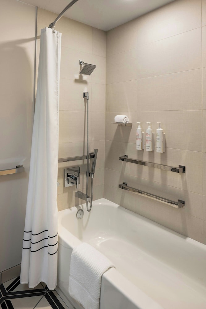 Oshkosh Marriott Waterfront Hotel & Convention Center - photo 26