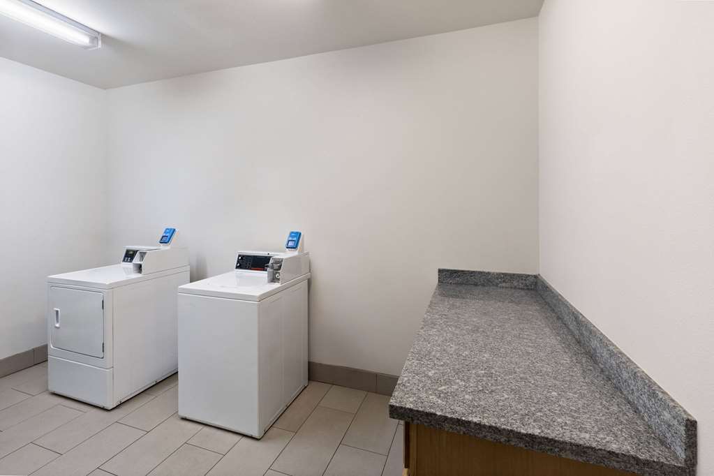 La Quinta Inn & Suites by Wyndham Austin NW Lakeline Mall - photo 30