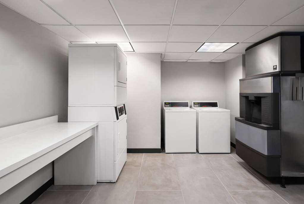 La Quinta Inn & Suites by Wyndham Greensboro NC - photo 30
