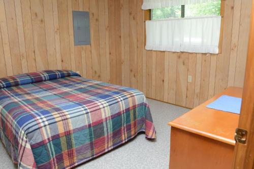 Riverside Resort - photo 4
