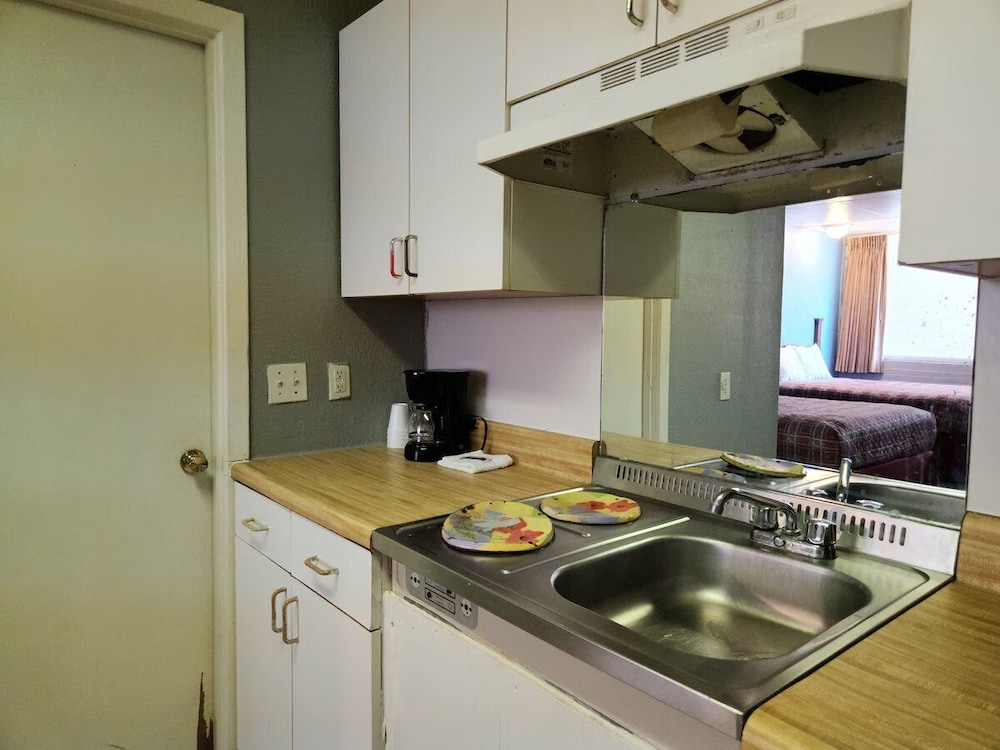 Executive Inn at Mena - photo 20