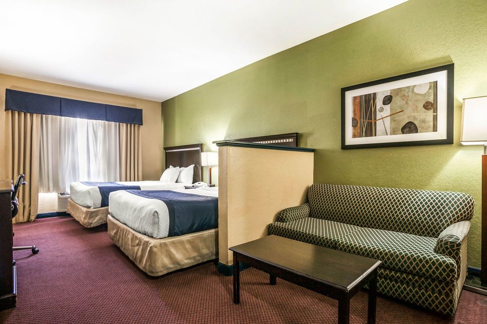 Rodeway Inn & Suites East I 44 - photo 23