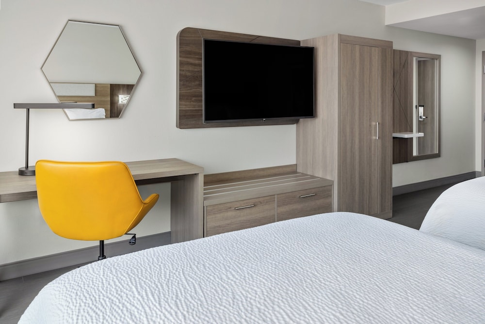 Holiday Inn Express & Suites Waynesboro East by IHG - photo 19