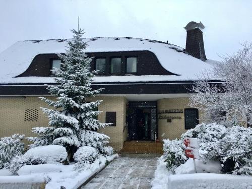 Landhotel Hubertus - last minute hotel in Oberelsbach