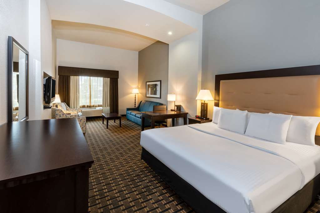 La Quinta Inn & Suites by Wyndham Mt. Pleasant - photo 29