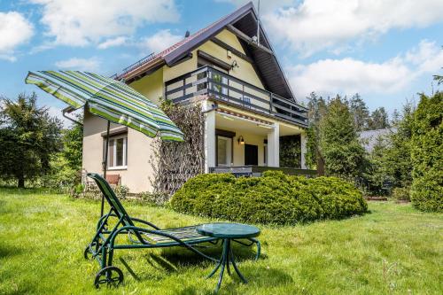 Bielawki Domek Kaszuby jezioro Gowidlińskie — hotel in Borek
