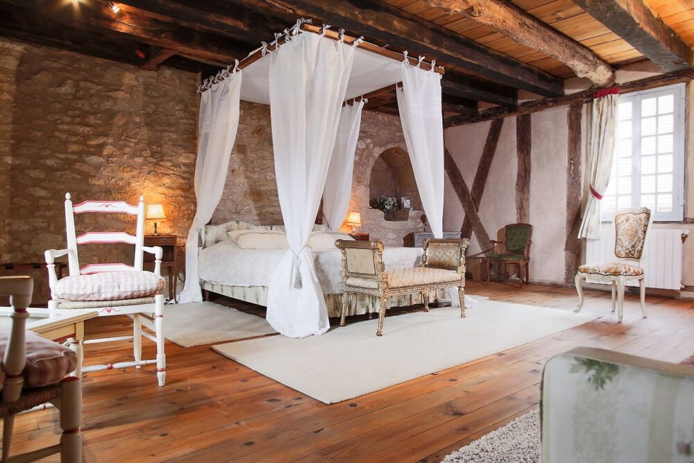 La Roseraie Hôtel Restaurant - carbon neutral hotel in Montignac