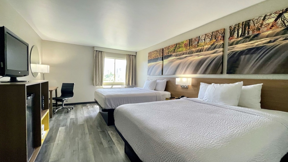 Days Inn by Wyndham Columbus IN - featured photo