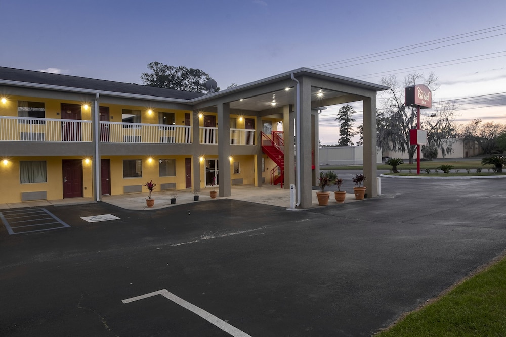 Red Roof Inn Valdosta University - photo 31