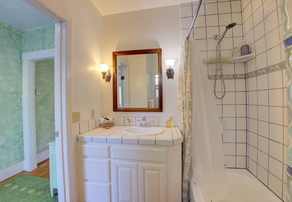 Secret Garden Inn and Cottages - photo 88