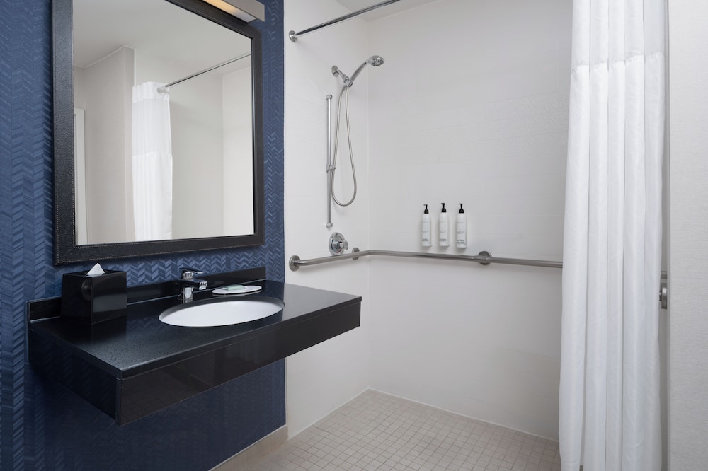 Fairfield Inn By Marriott Orlando Airport - photo 17