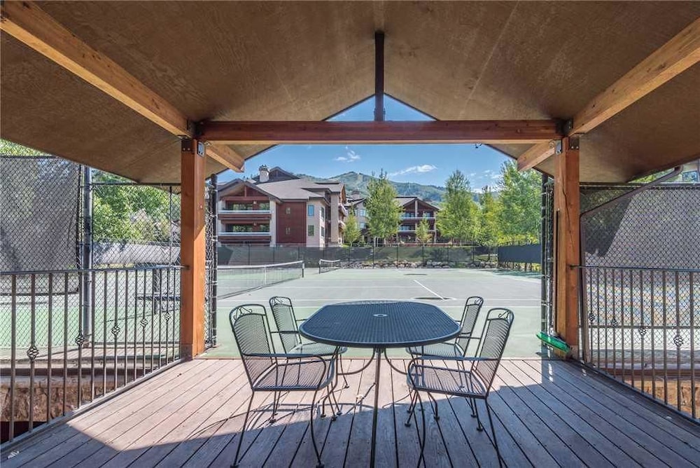 3302 Champagne Lodge Trappeur's Crossing Apartment 2 — 4-Star Luxury Hotel in Steamboat Springs, United States