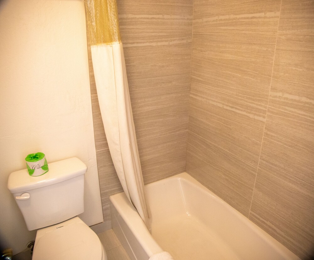 Travel Inn In Phoenix - photo 10