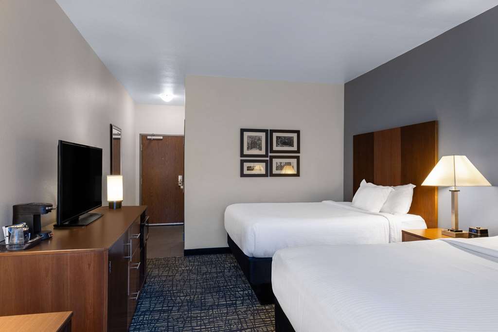 La Quinta Inn & Suites by Wyndham Morgantown - photo 45