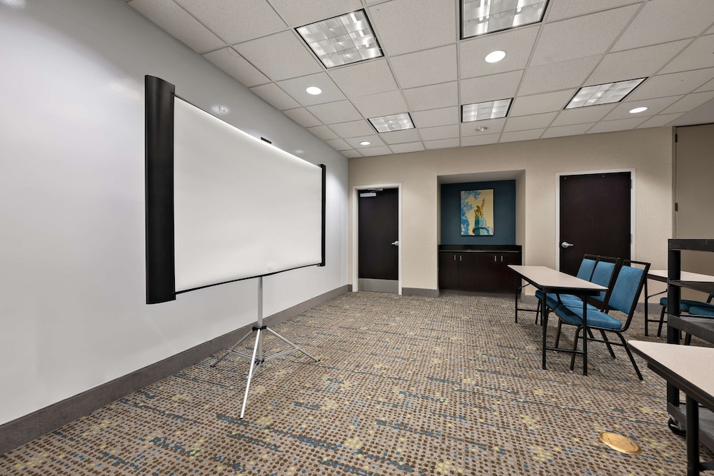 Hampton Inn Birmingham Leeds - photo 62