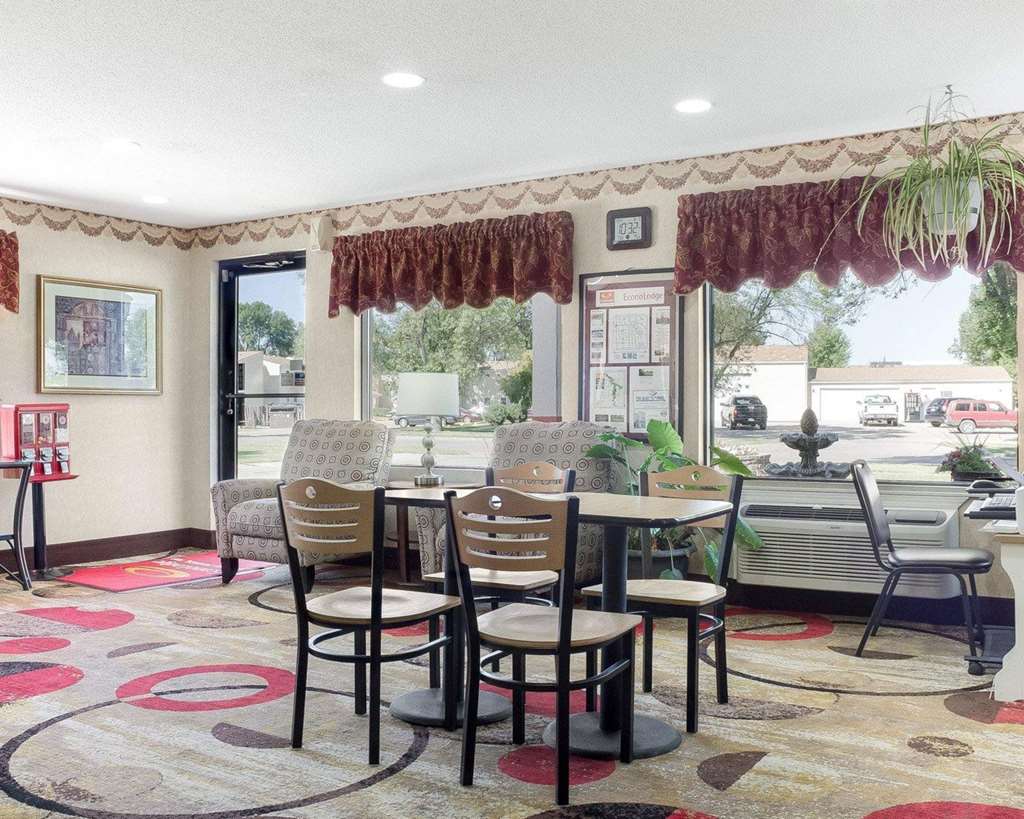 Econo Lodge Grand Forks - photo 5