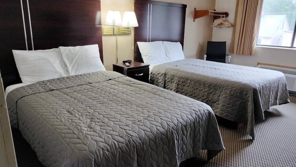 Magnuson Hotel Ironwood - photo 7
