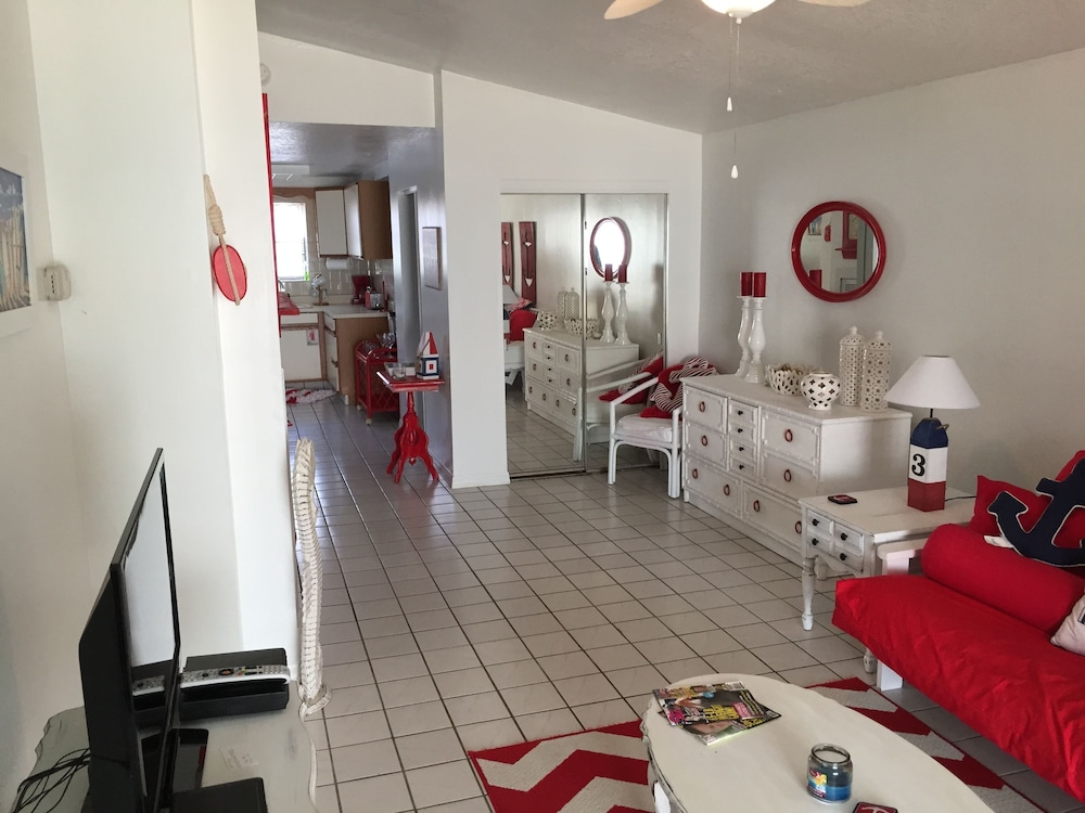 Suites On The Beach - photo 21