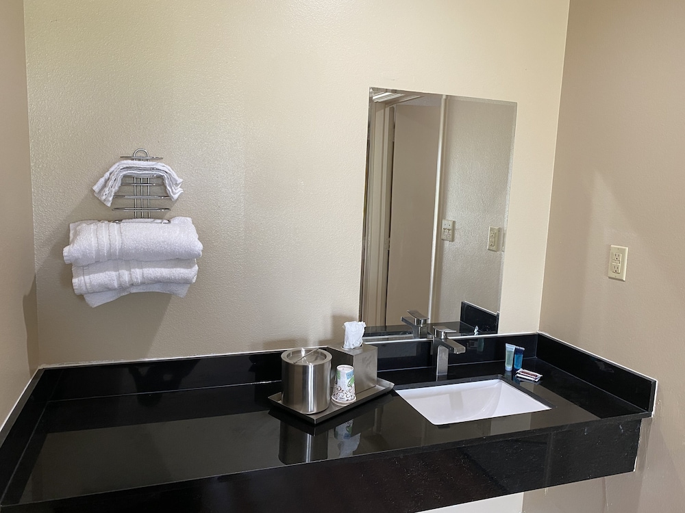 Cajun Country Inn - photo 13