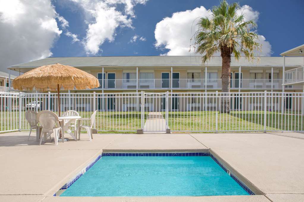 Super 8 by Wyndham Biloxi - photo 22