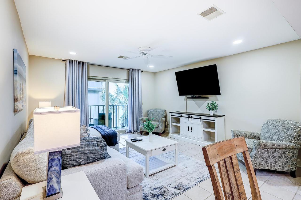 Surf Court Villas 5 — 4-Star Luxury Hotel in Hilton Head Island, United States