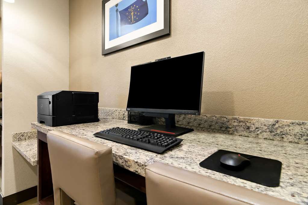 Comfort Suites Rensselaer near Fair Oaks - photo 37