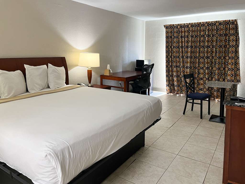 Motel 6 Raleigh NC Downtown South - photo 15