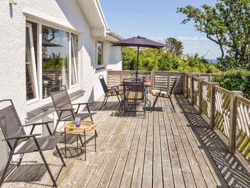 Top Deck Cottage — 4-Star Luxury Hotel in St Austell, United Kingdom