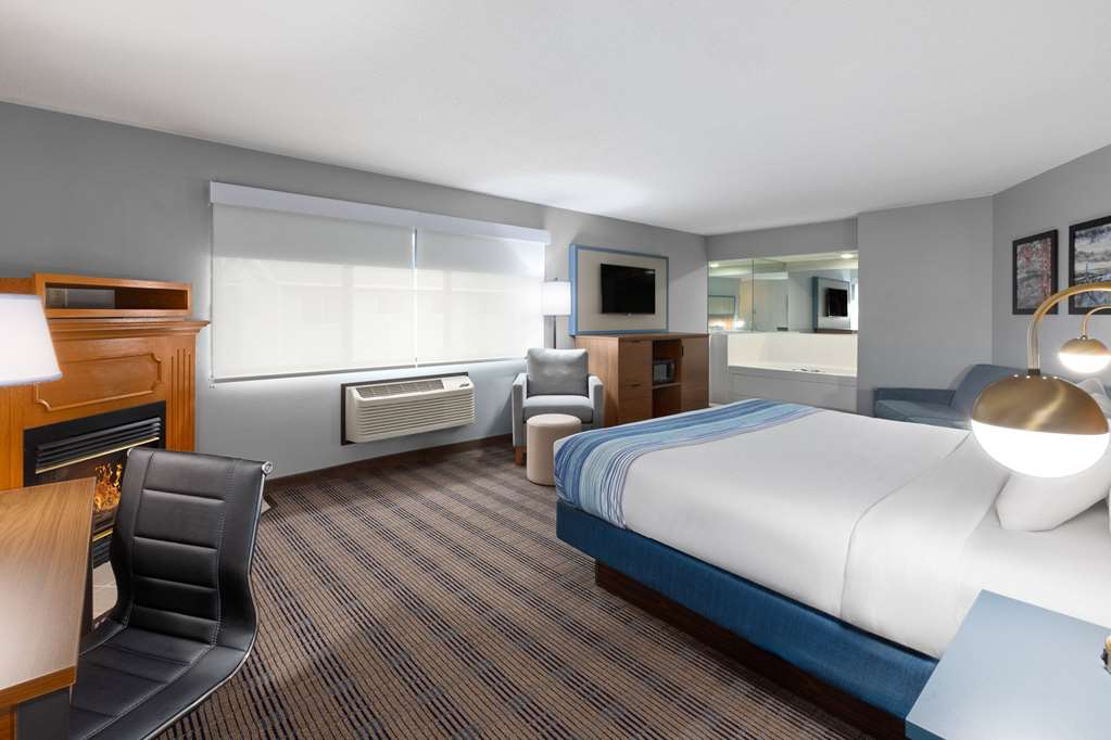 AmericInn by Wyndham North Branch - photo 25