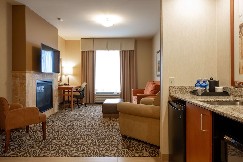 Hilton Garden Inn Cedar Falls - photo 20