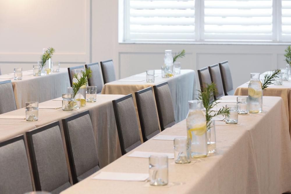 Kimpton Surfcomber Hotel by IHG - photo 93