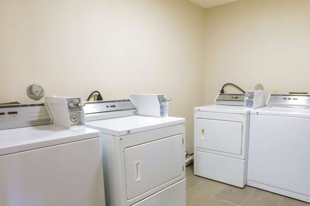 Super 8 by Wyndham San Antonio Airport North - photo 27