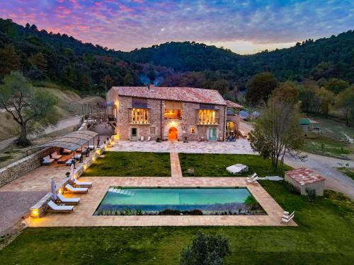 Ecoturisme Can Buch Hotel — Vilobi D Onyar