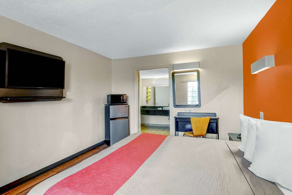 Motel 6 Calhoun GA - photo 9