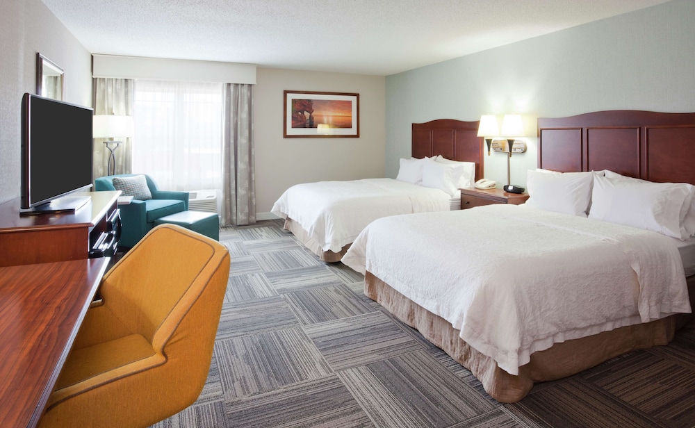 Hampton Inn Duluth Canal Park - photo 17