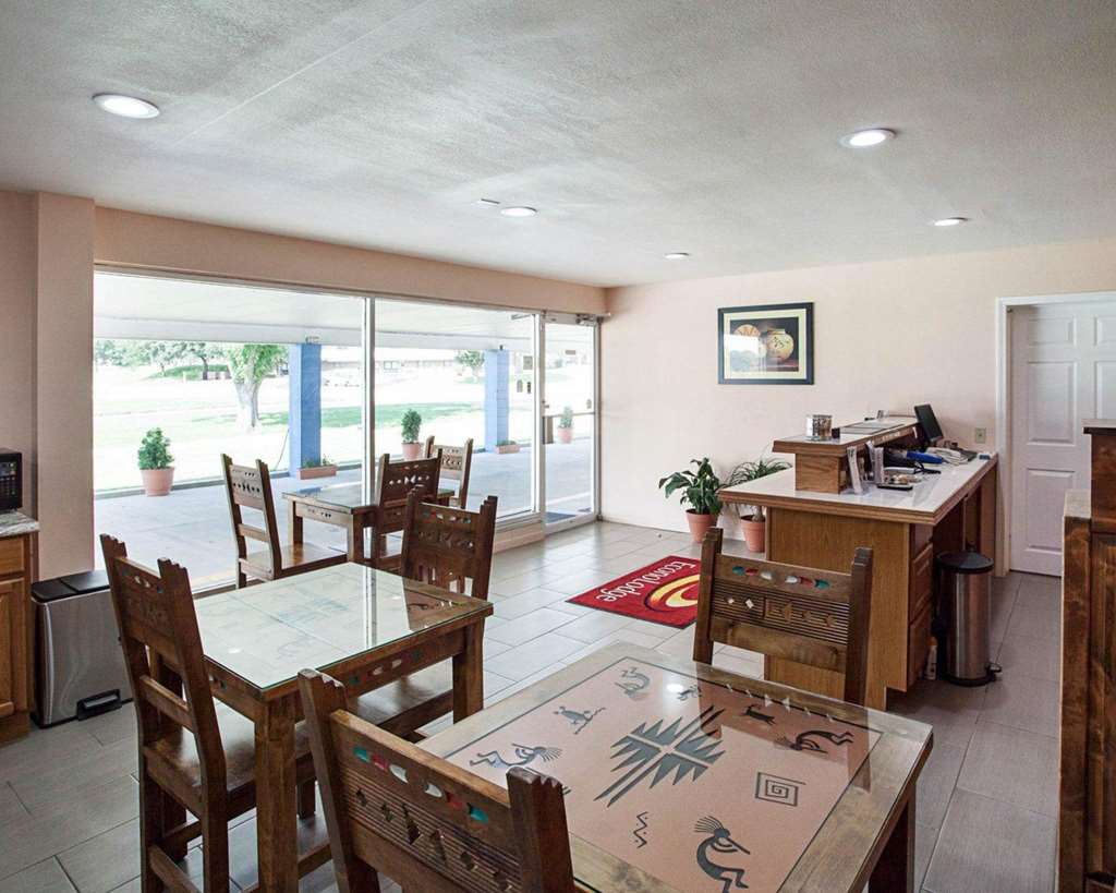 Econo Lodge Phillipsburg - photo 20