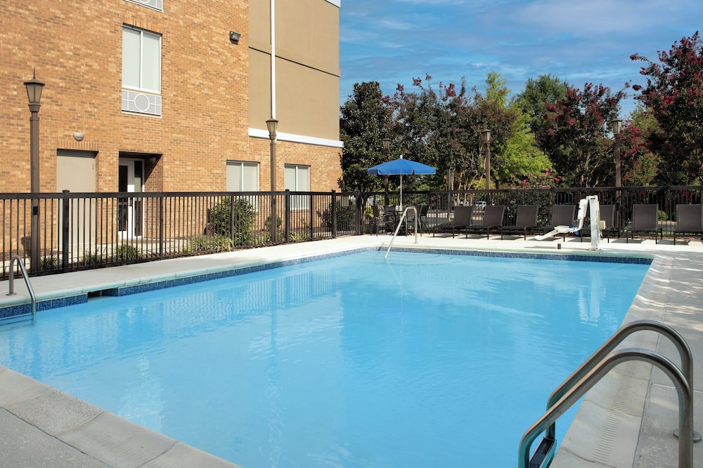 Holiday Inn Express Hotel & Suites Greensboro Airport Area by IHG - photo 25