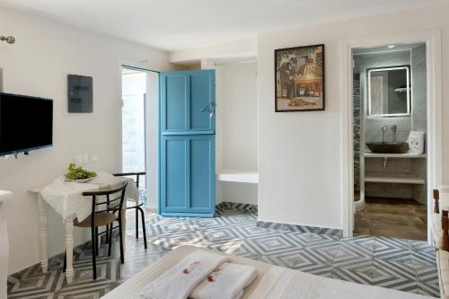 Politimi Studio N8 — 4-Star Luxury Hotel in Amorgos, Greece