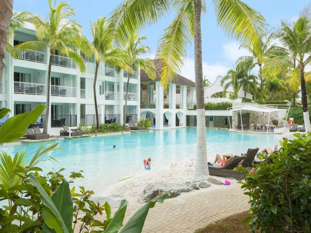 Beach Club Port Douglas Luxury Apartments — 5-Star Luxury Hotel in Port Douglas, Australia