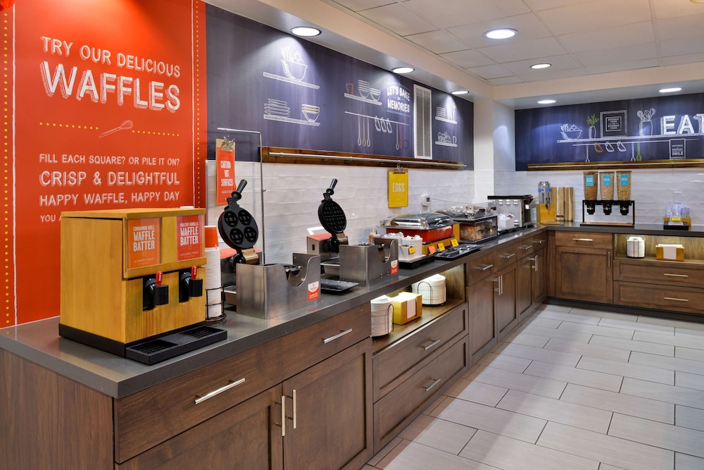 Hampton Inn & Suites Las Vegas Airport - photo 34