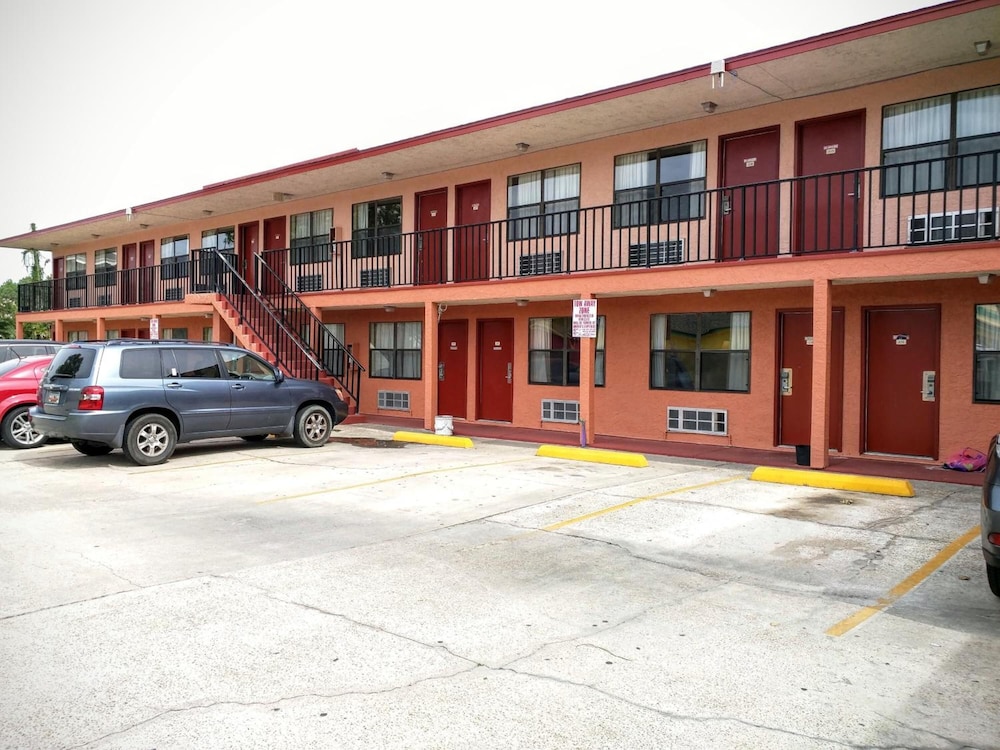 Summer Breeze Motel - photo 39