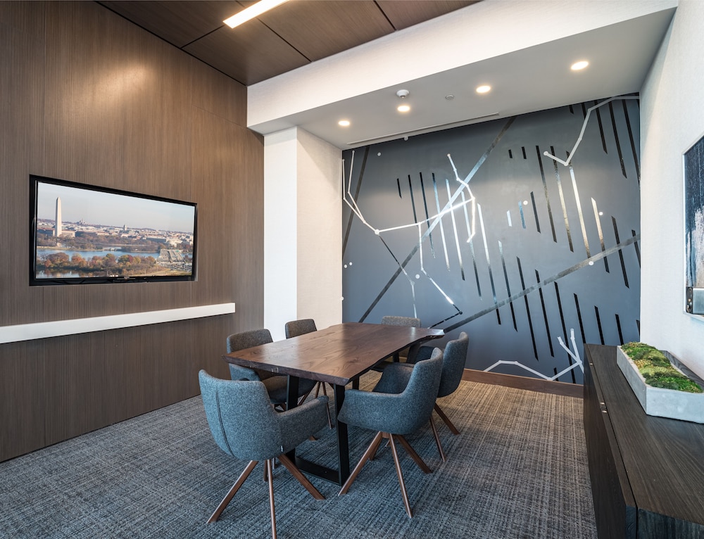 Global Luxury Suites Crystal City - photo 128