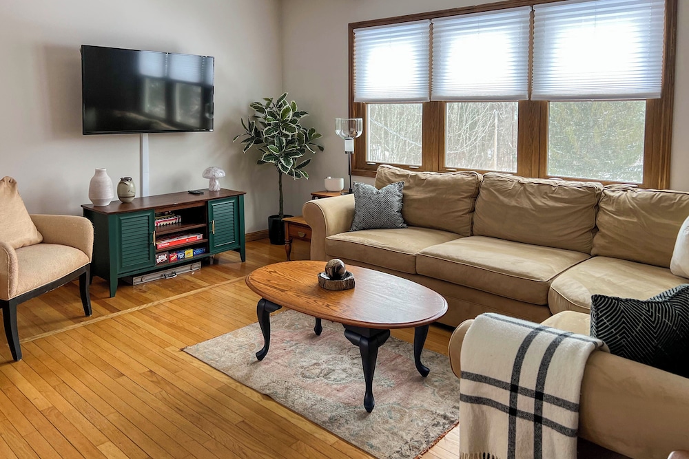 Vacation Rental Home 2 Mi to Windham Mountain - photo 5