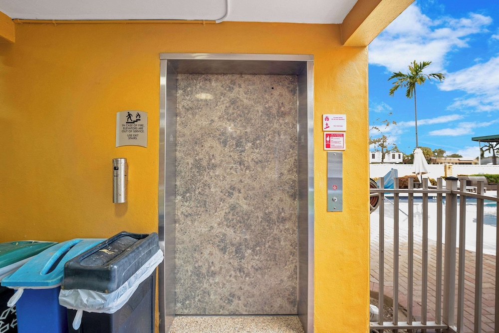 Quality Inn & Suites Airport Cruise Port Hollywood - photo 62
