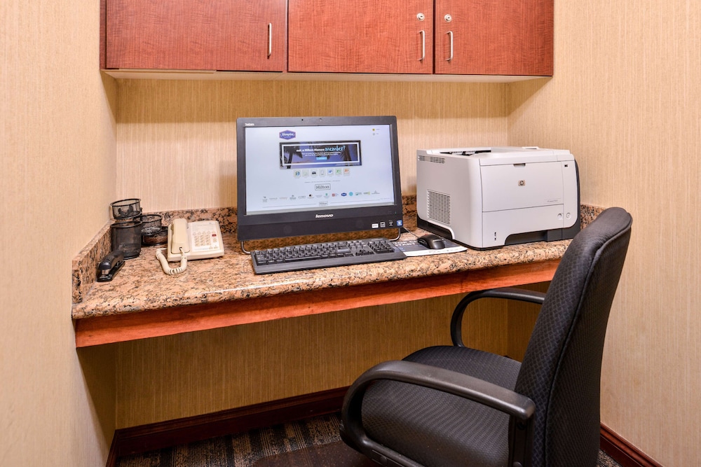 Hampton Inn York - photo 33