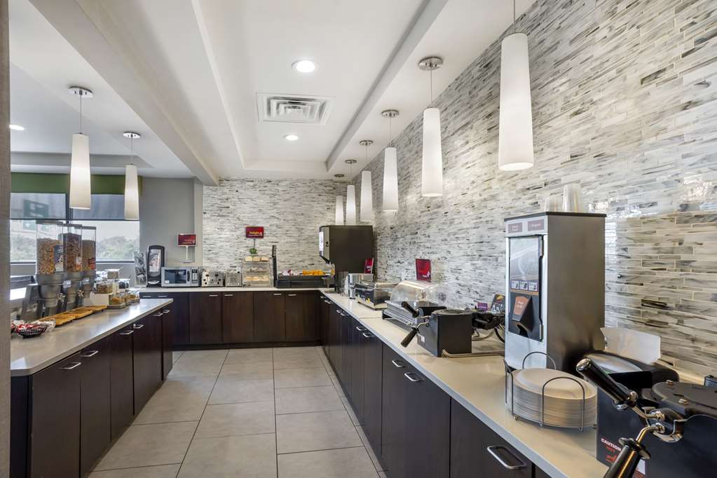 Best Western Plus Philadelphia Pennsauken Hotel - photo 2