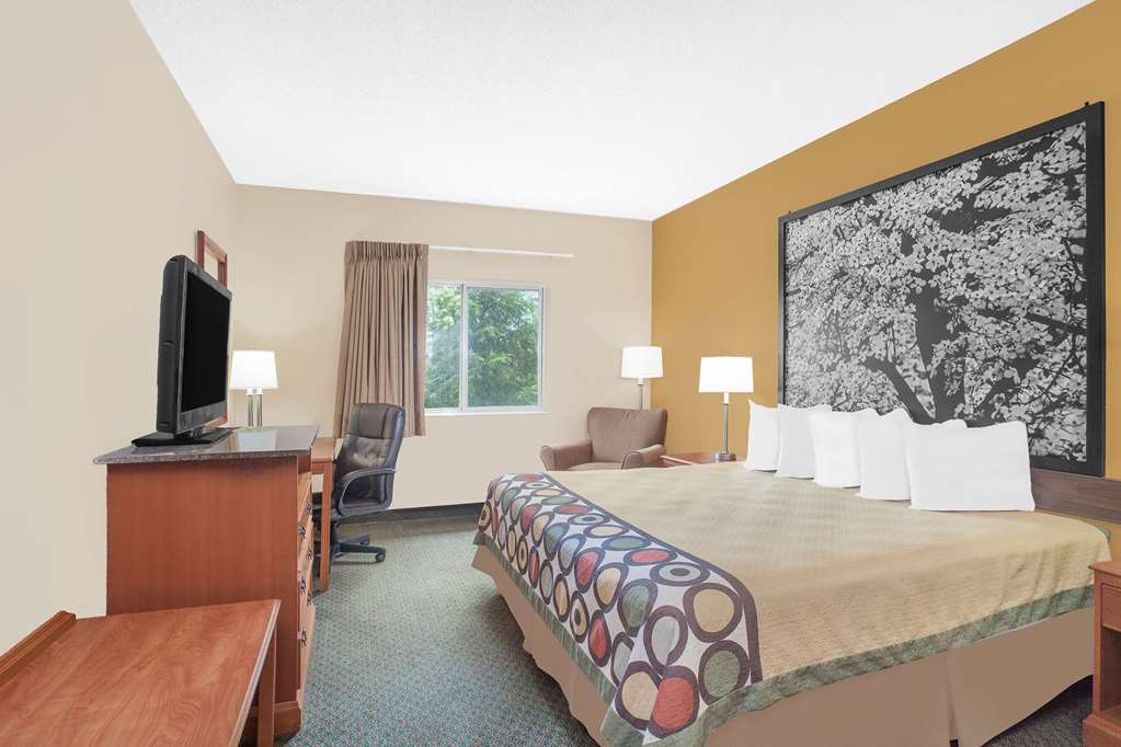 Super 8 by Wyndham Central City - photo 6
