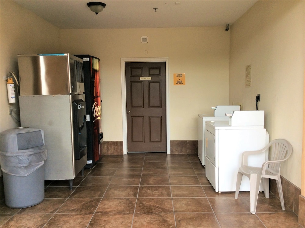 Texas Inn Weslaco - photo 54