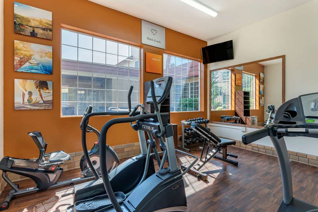 Comfort Suites Salem - photo 34